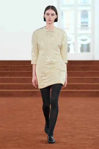 Look 28